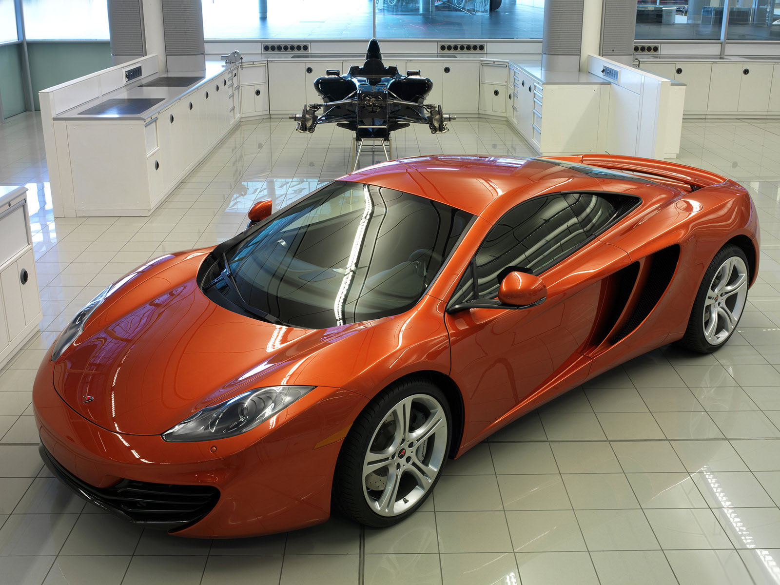 MCLAREN mp4-12c