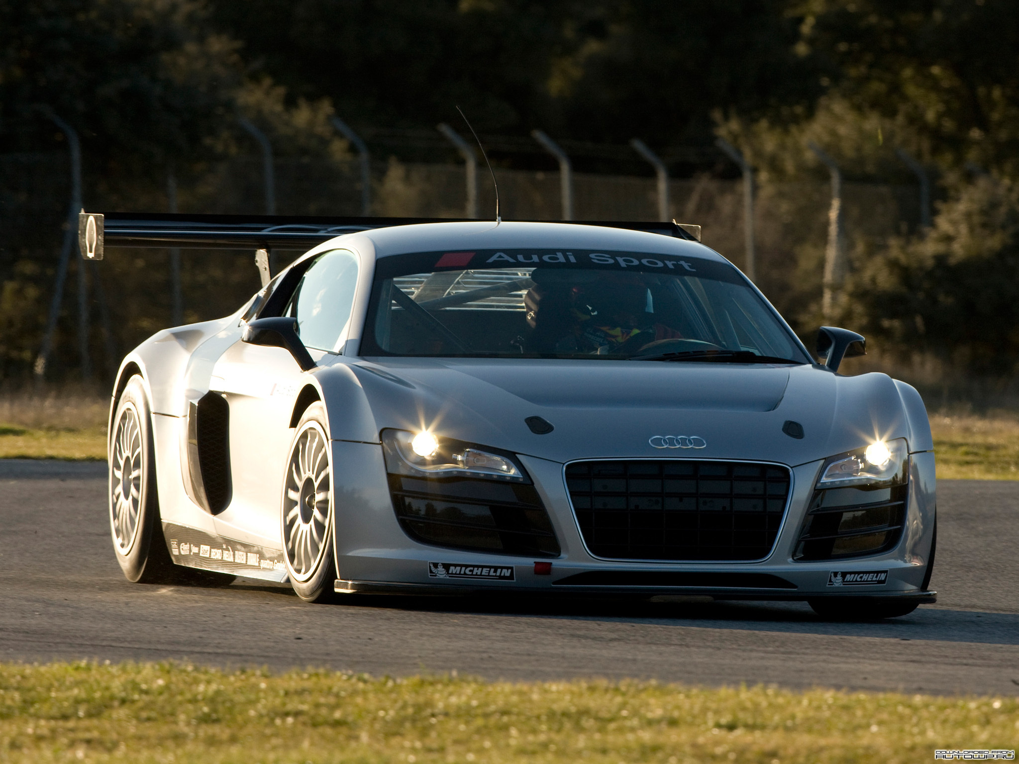 Спорт Audi r8 LMS