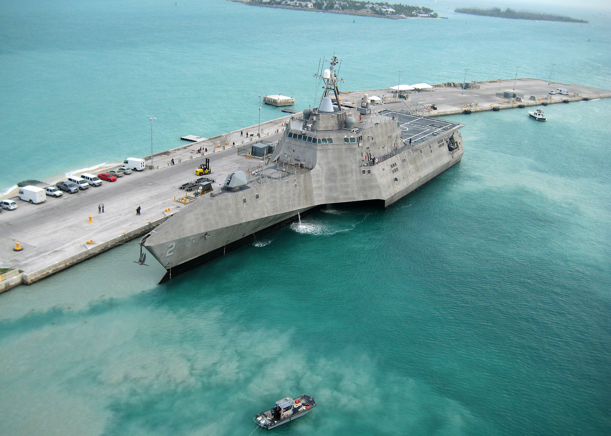 Корабли сша. USS LCS-2 ‘Independence’. Эсминец Индепенденс. Американский тримаран. Индепенденс корабль.