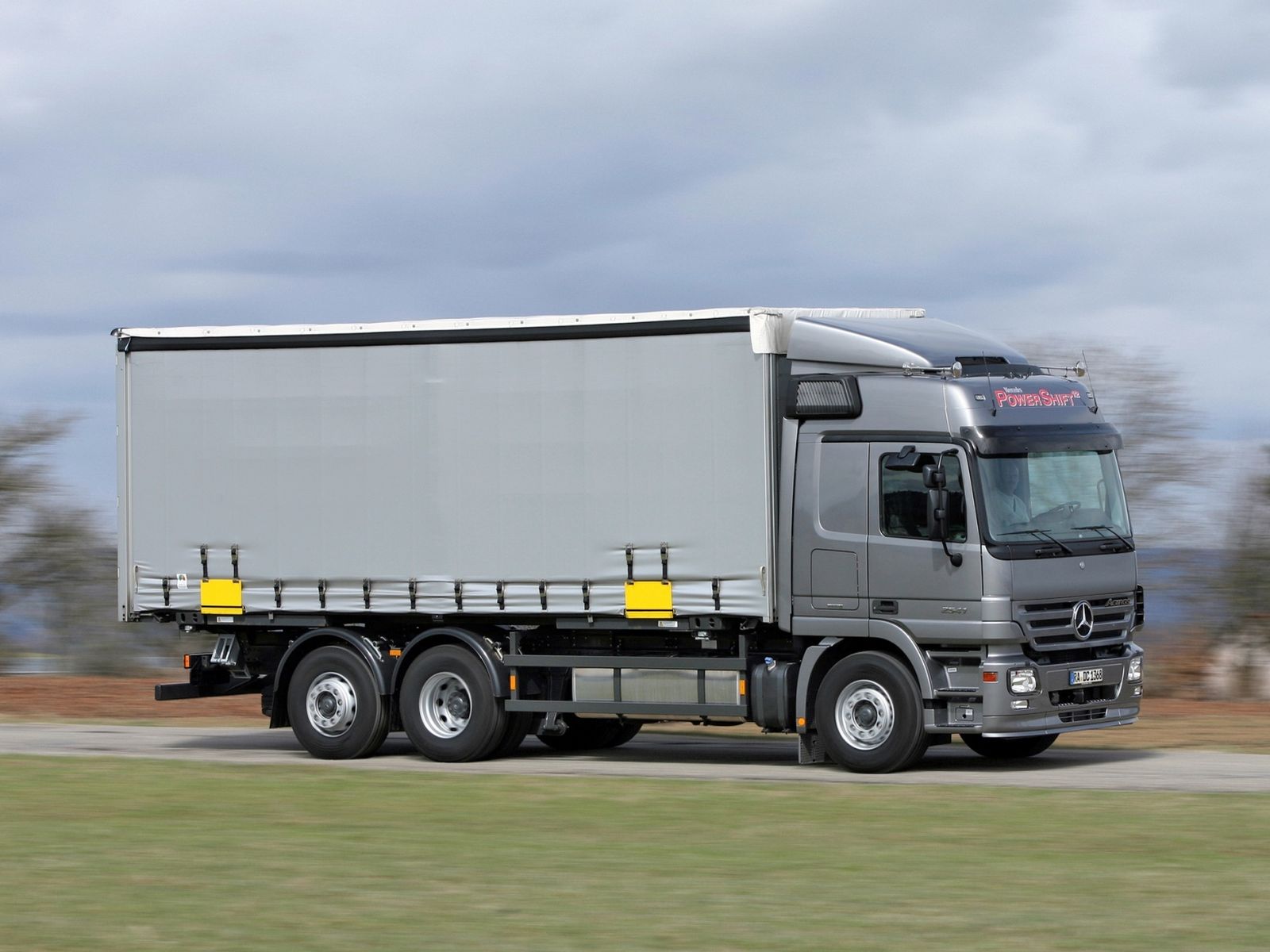 Mercedes Benz Trucks Russia