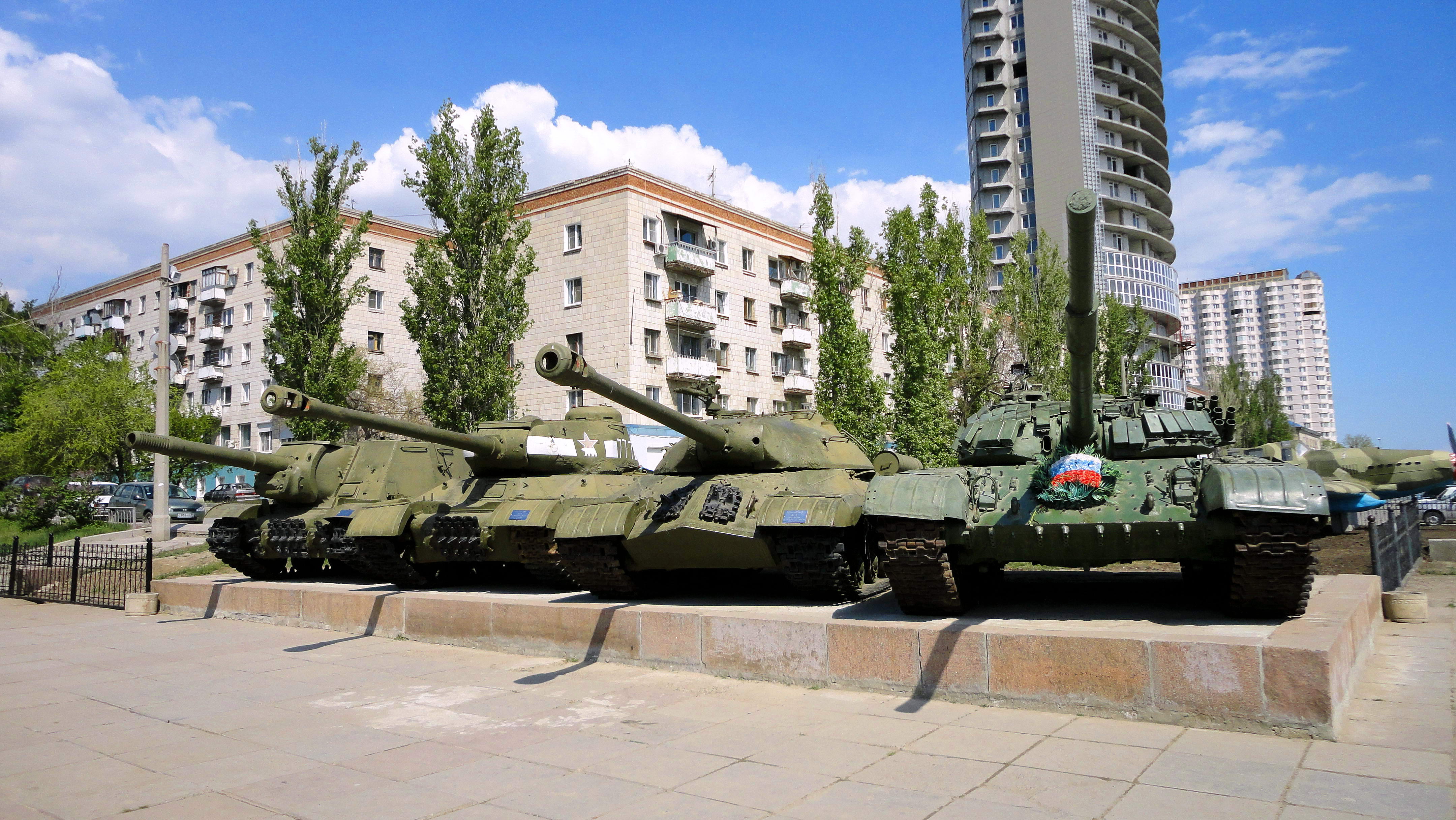 Возле т. Танк т72. T-72b. Т 72. ИС 2.