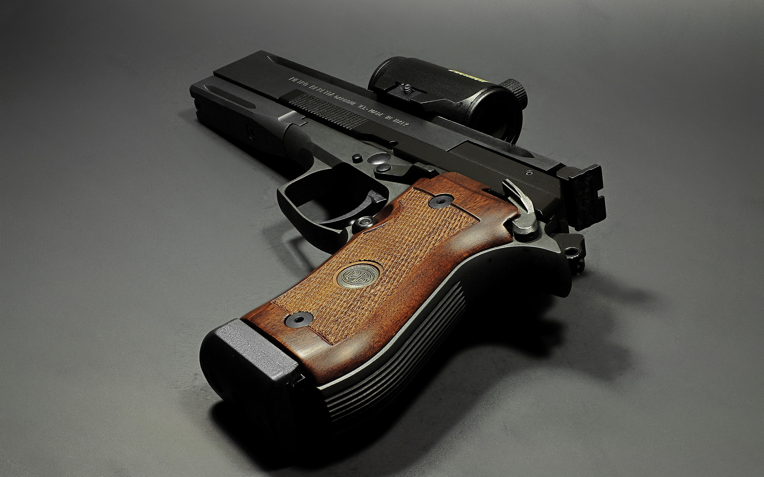 Картинка пистолета. Beretta 87. Береда пистолет оружие. Огнестрельное оружие Beretta. Beretta 900.