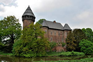 Картинки Замки Германия Krefeld.Castle Linn