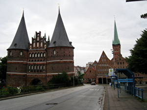 Обои Германия Lubeck HolstenTor