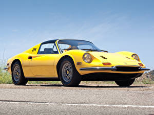 Фото Ferrari Dino 246 GTS US-spec 1972–74 машина