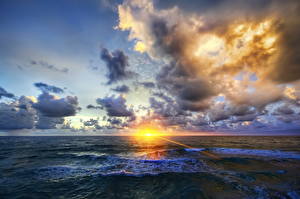 Фотографии Рассвет и закат Небо Волны Море Облако Лучи света HDR Горизонта